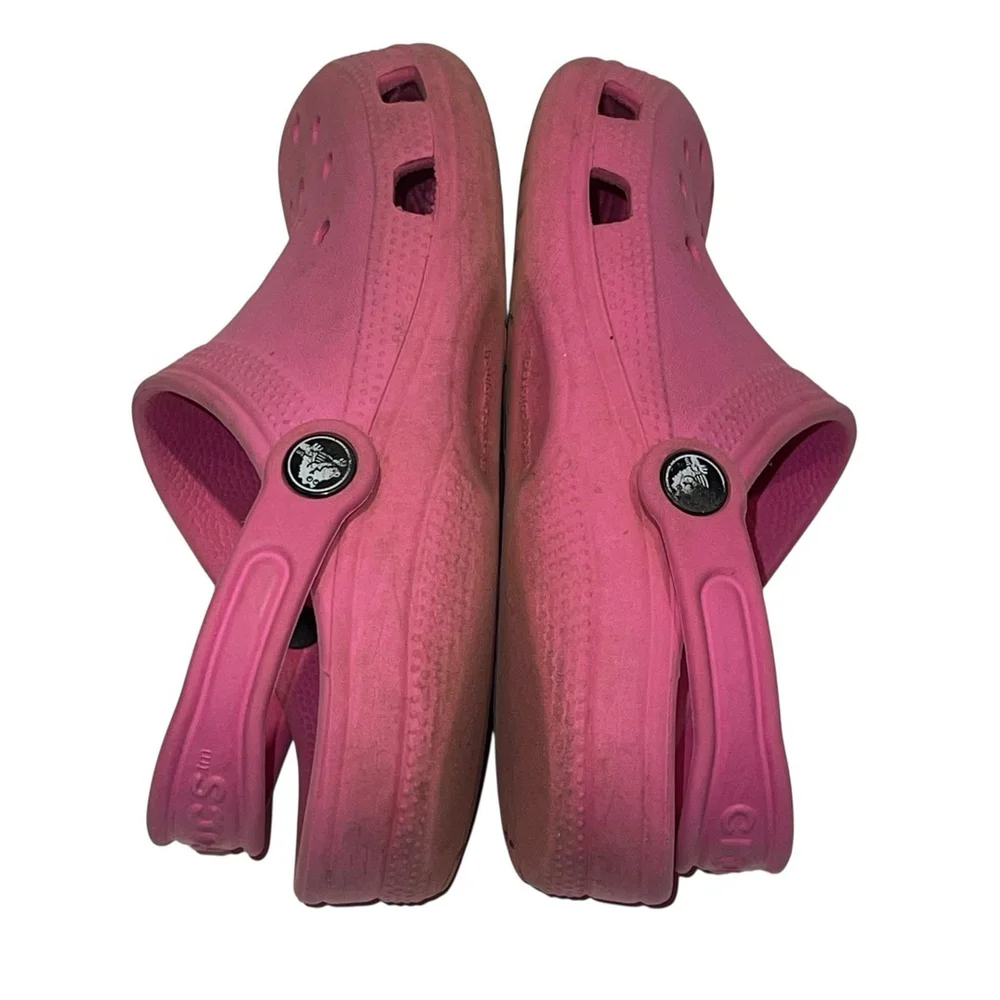 Crocs Hot Pink Kids J2 - Used - Wear On‎ Heels